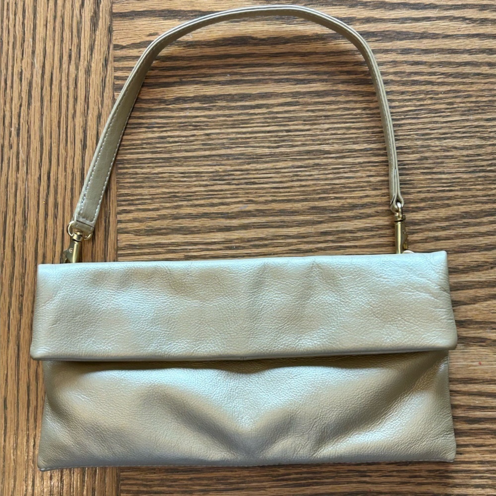 ILI New York Gold Leather Wristlet Magnetic Fold Closure